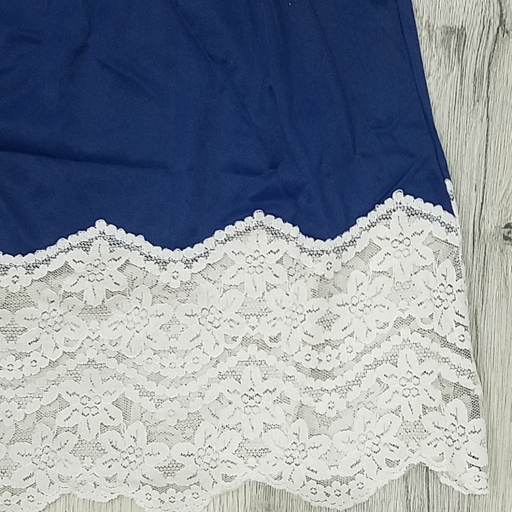 Vintage Blue Lace Chemise - Picture 3 of 5